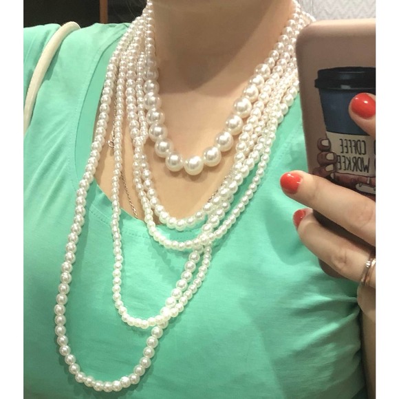 Multilayered Pearl Necklace - Picture 2 of 4